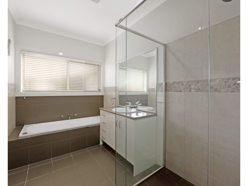 2 Clayden Rise, Lysterfield VIC 3156