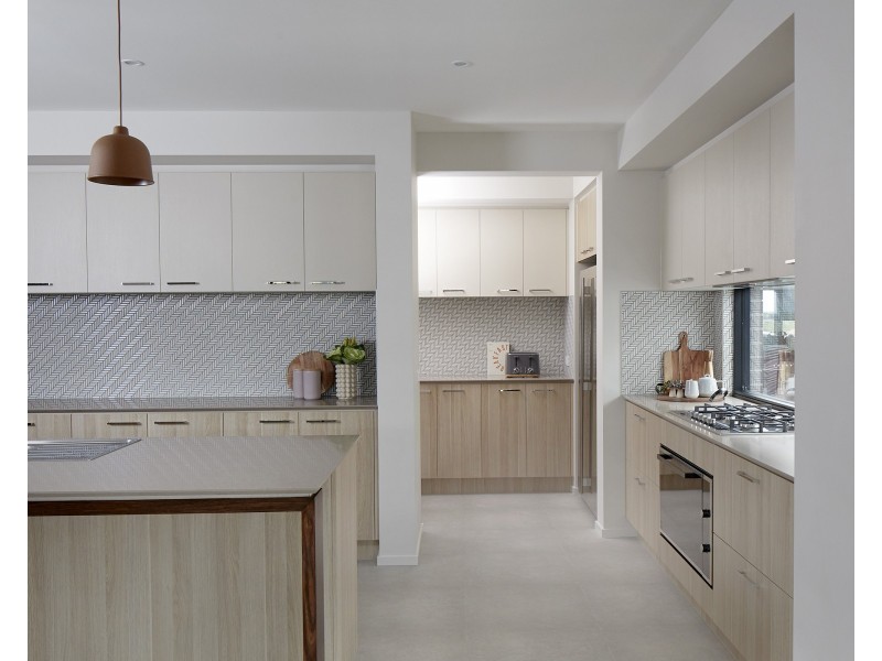 4 Mortlake Drive, Officer South VIC 3809