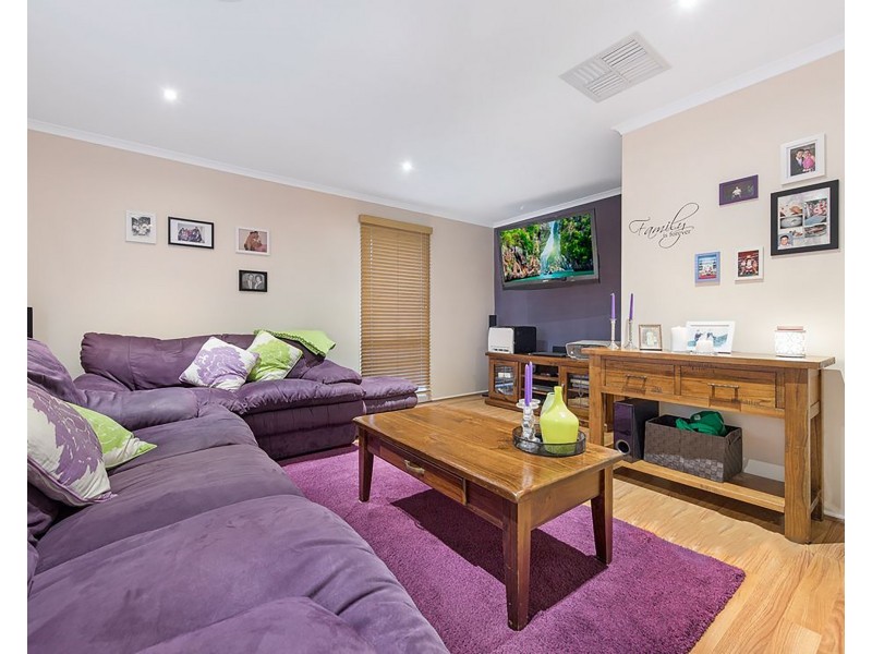 2 Meredith Crescent, Hampton Park VIC 3976