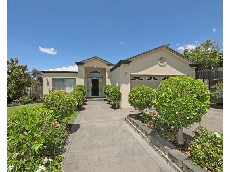 13 Major Crescent, Lysterfield VIC 3156