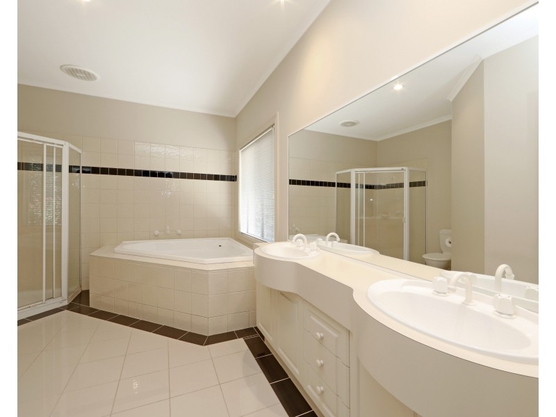 13 Major Crescent, Lysterfield VIC 3156