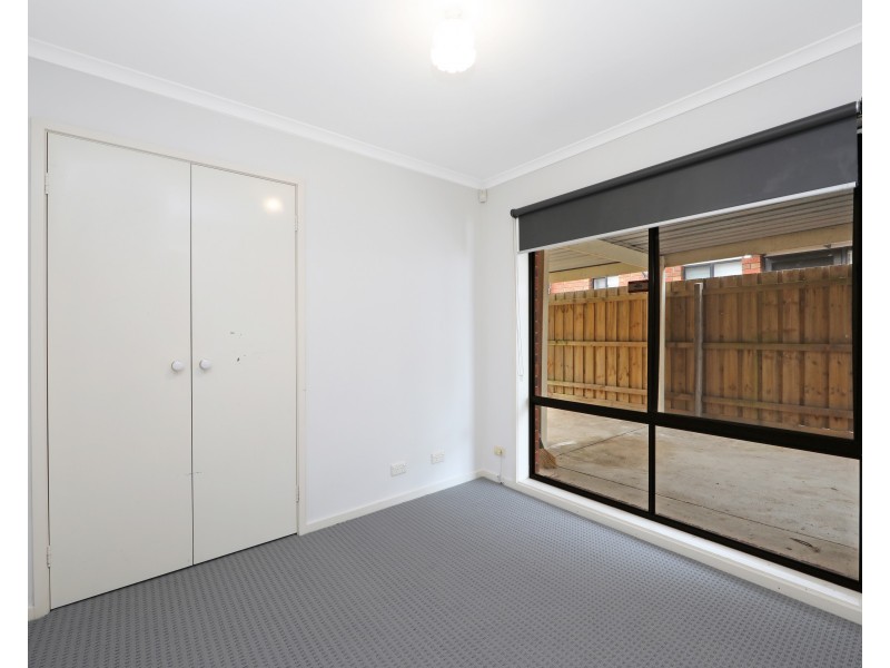 1 Adrian Place, Rowville VIC 3178