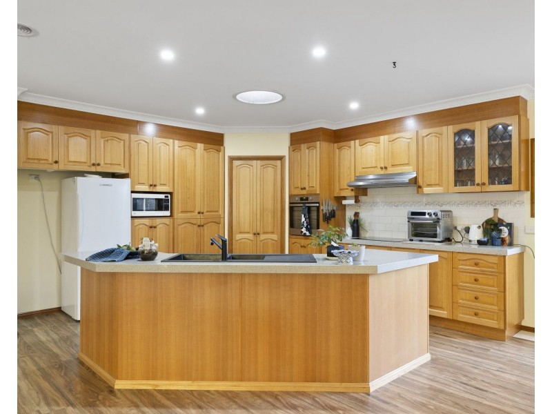 4 Lade Court, Rowville VIC 3178