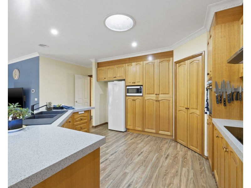 4 Lade Court, Rowville VIC 3178