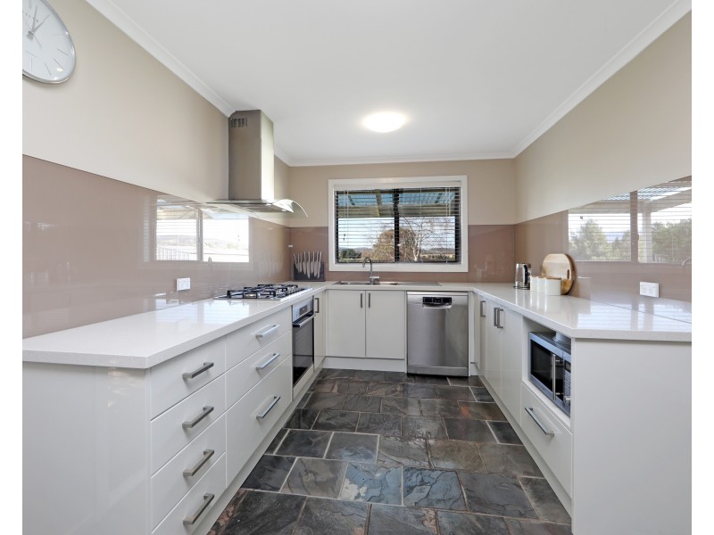 28 Karoo Road, Rowville VIC 3178