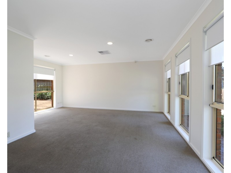 27 Farview Drive, Rowville VIC 3178