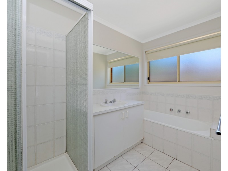27 Farview Drive, Rowville VIC 3178