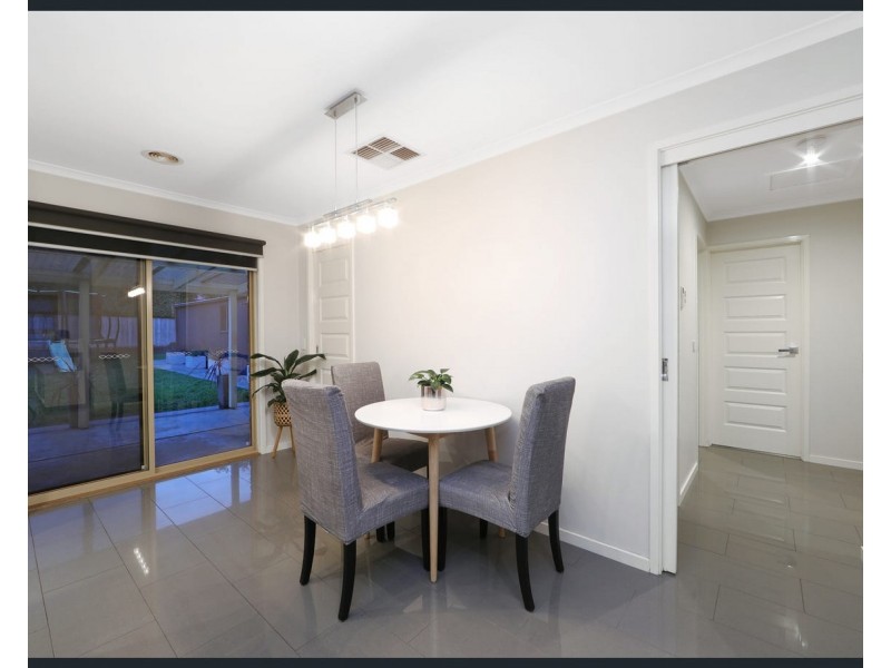 21 Magdalena  Place, Rowville VIC 3178