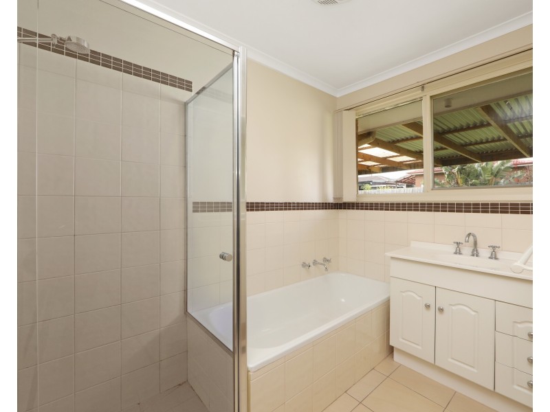 3 English  Avenue, Scoresby VIC 3179