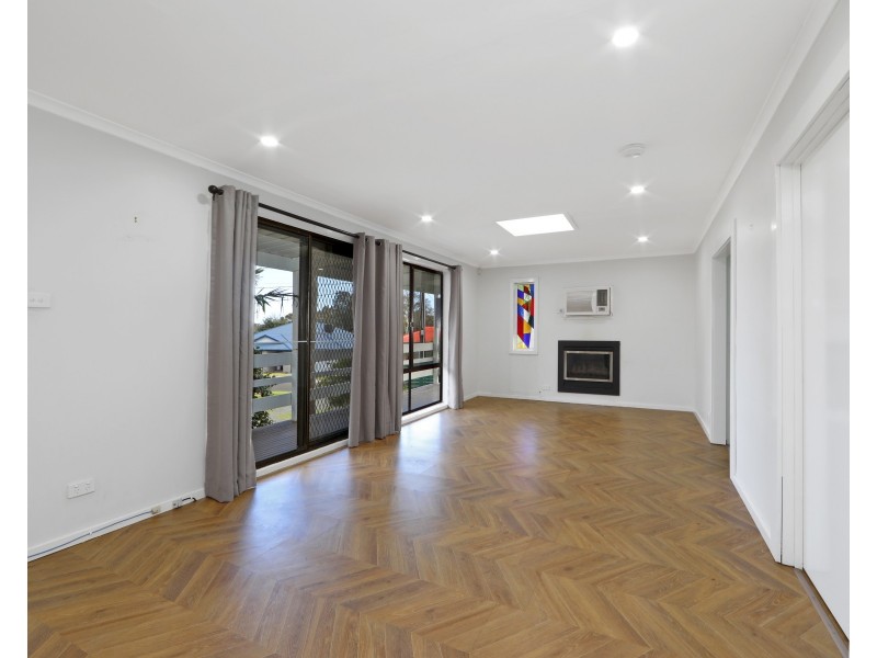 18 Bareena  Avenue, Rowville VIC 3178