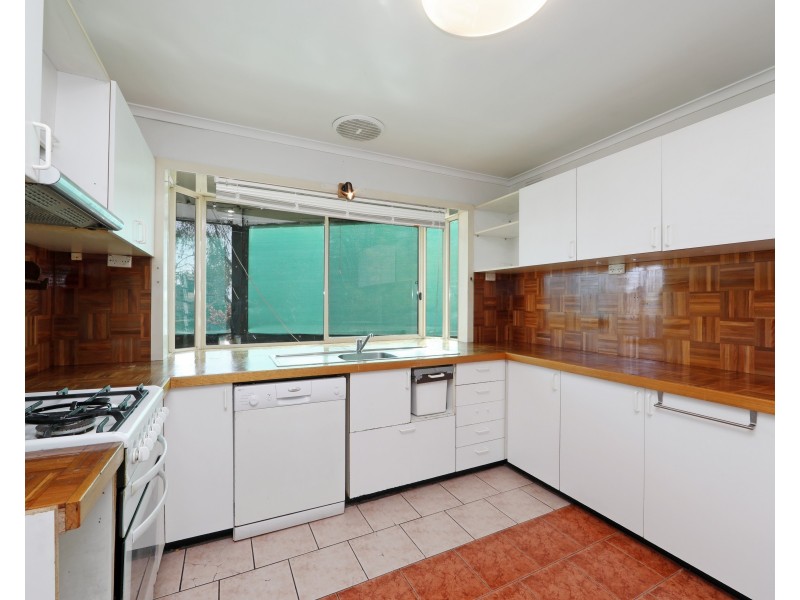 18 Bareena  Avenue, Rowville VIC 3178