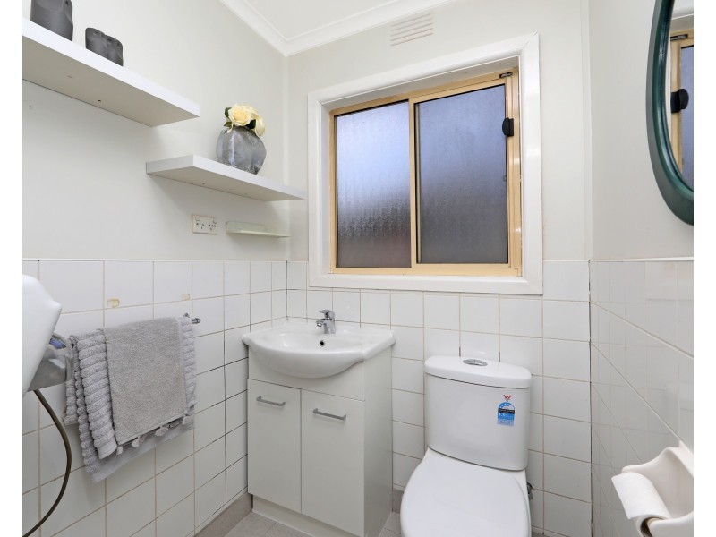 18 Bareena  Avenue, Rowville VIC 3178