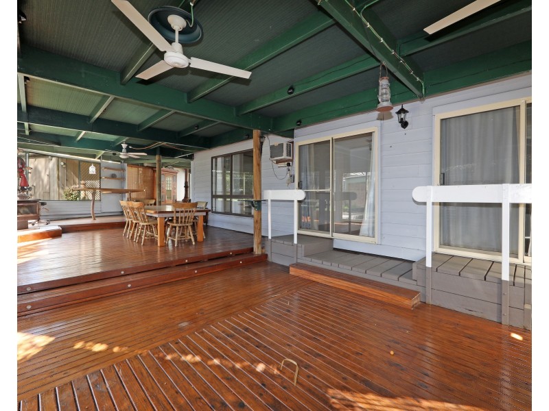 18 Bareena  Avenue, Rowville VIC 3178