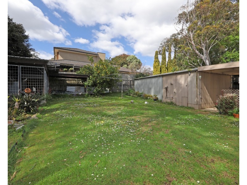 18 Bareena  Avenue, Rowville VIC 3178