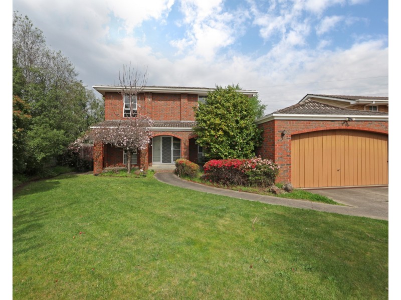 64 Mannering  Drive, Glen Waverley VIC 3150