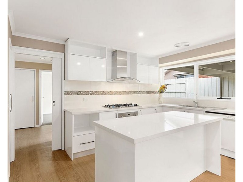 1 Spruce Drive, Rowville VIC 3178