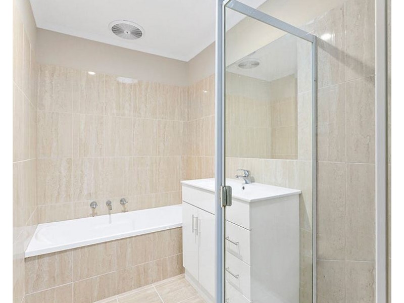 1 Spruce Drive, Rowville VIC 3178