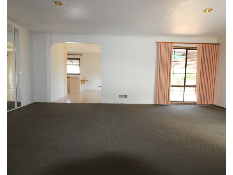 61 Balladonia Road, Rowville VIC 3178