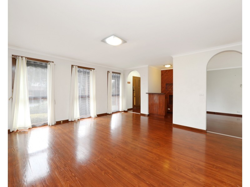 8 Cardinia Way, Rowville VIC 3178