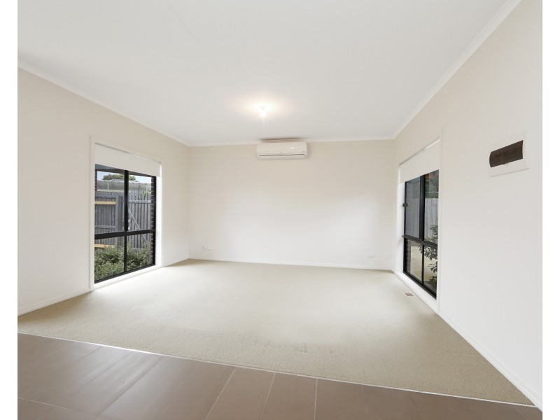 2/8 Denver  Crescent, Rowville VIC 3178