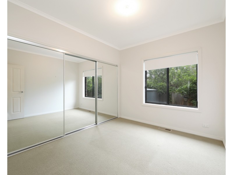 2/8 Denver  Crescent, Rowville VIC 3178