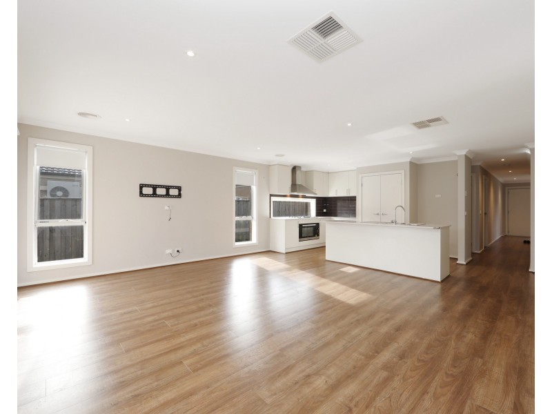 10 Elysian Place, Cranbourne West VIC 3977