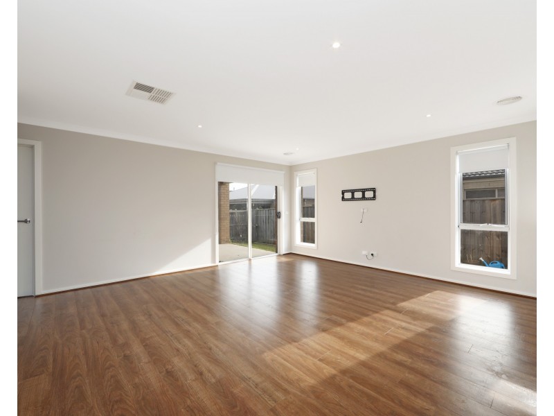 10 Elysian Place, Cranbourne West VIC 3977