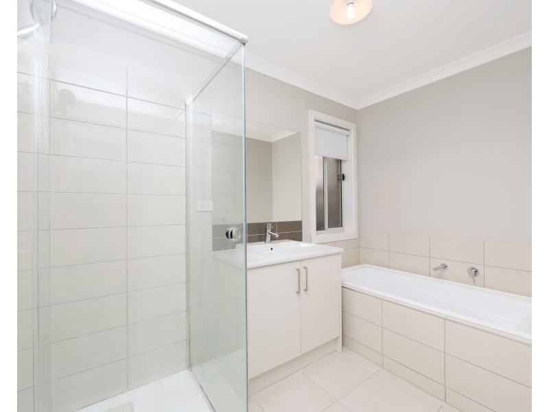 10 Elysian Place, Cranbourne West VIC 3977