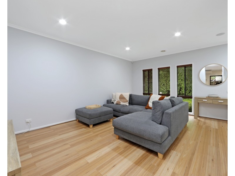 1/120 Ahern Road, Pakenham VIC 3810