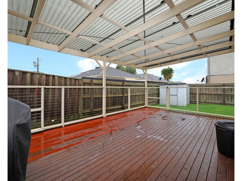 1/120 Ahern Road, Pakenham VIC 3810