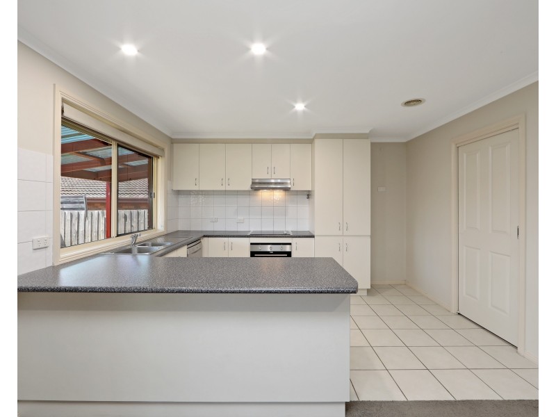 2/121 Murrindal  Drive, Rowville VIC 3178