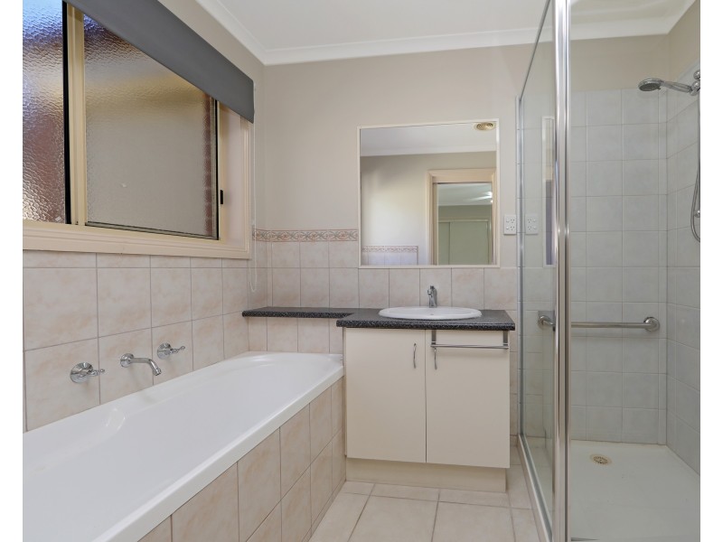 2/121 Murrindal  Drive, Rowville VIC 3178