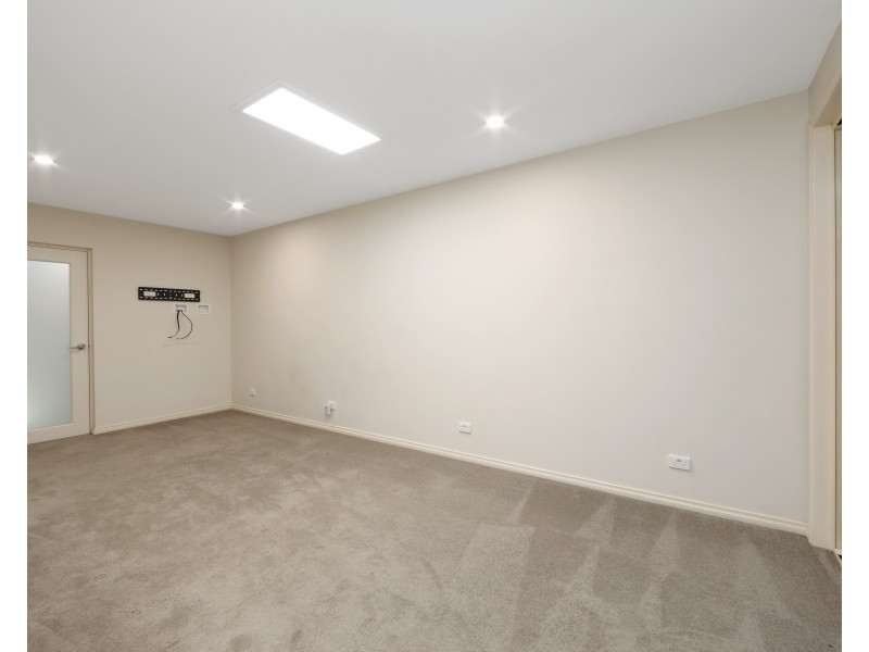 2/121 Murrindal  Drive, Rowville VIC 3178