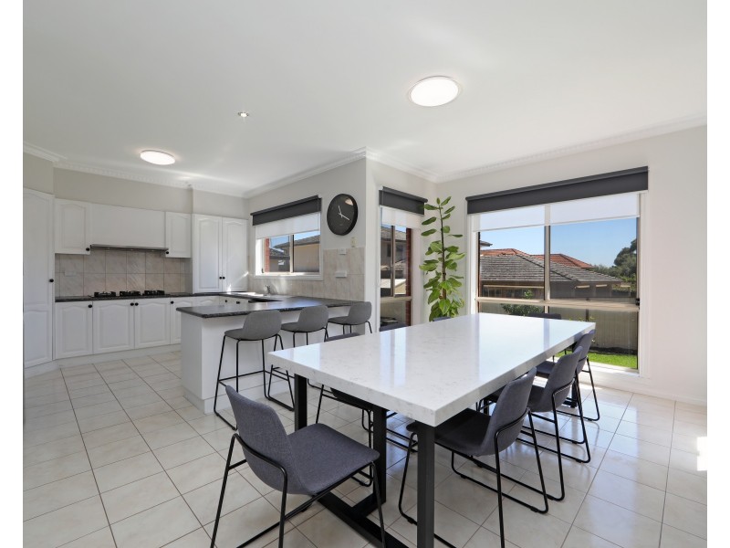 11 Ashbrook Close, Rowville VIC 3178