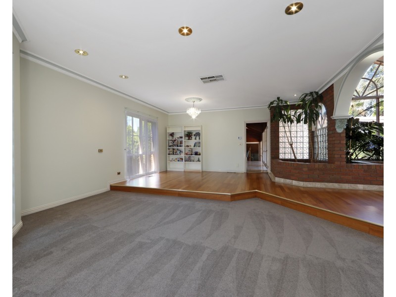 9 Timbertop Drive, Rowville VIC 3178