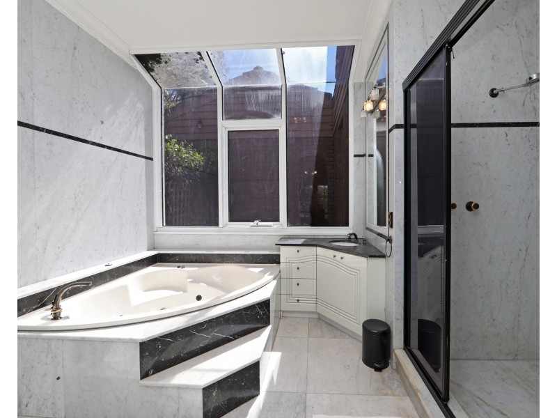 9 Timbertop Drive, Rowville VIC 3178