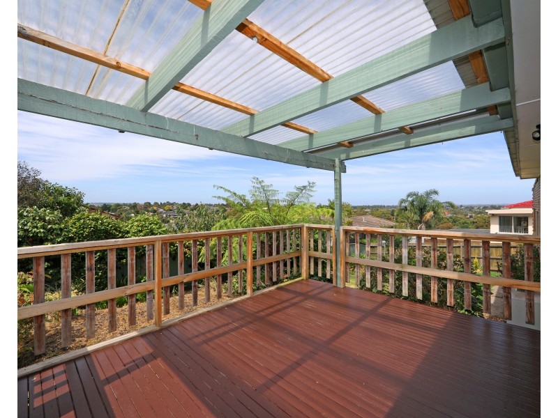 7 Goldsmith  Close, Endeavour Hills VIC 3802