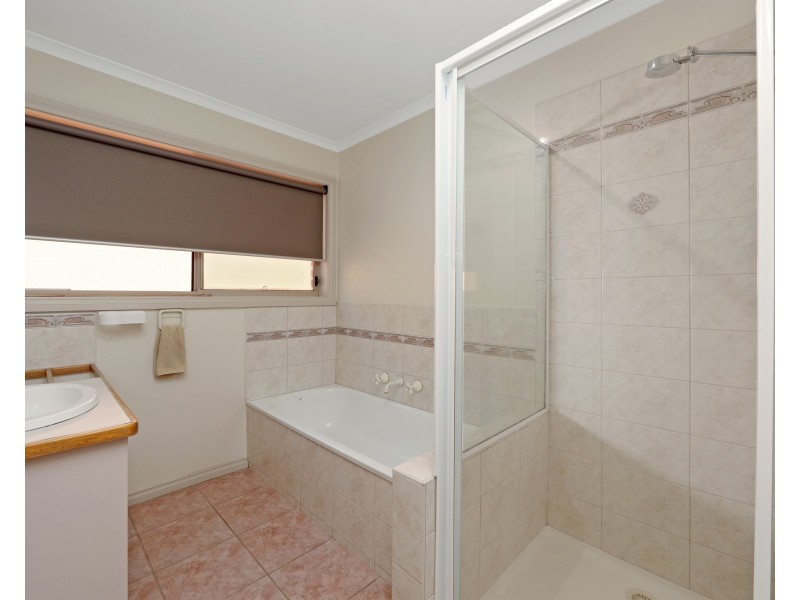 61 Clauscen Drive, Rowville VIC 3178