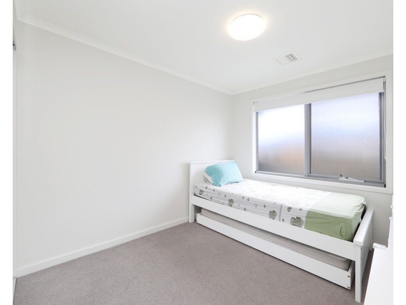 10 Flora Grove, Wantirna South VIC 3152