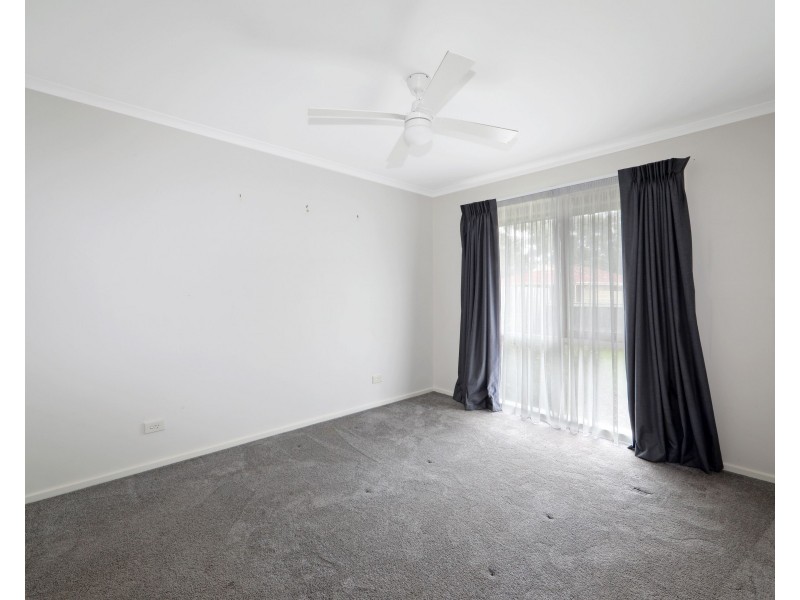 20 Gullquist  Way, Pakenham VIC 3810
