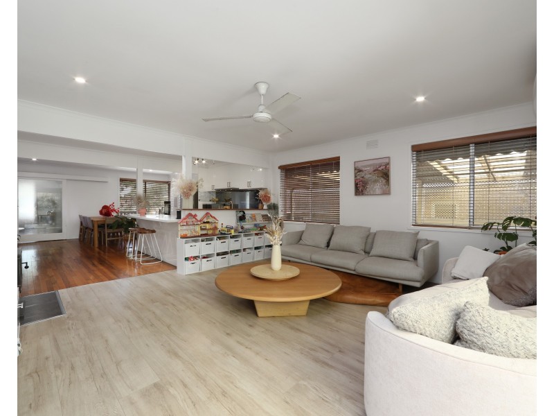 91 Linda Crescent, Ferntree Gully VIC 3156