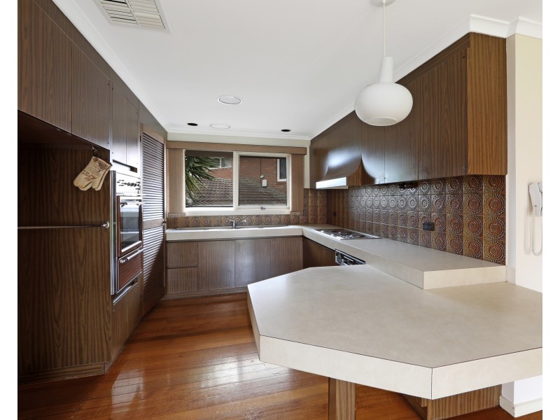 19 Toulon Drive, Templestowe Lower VIC 3107