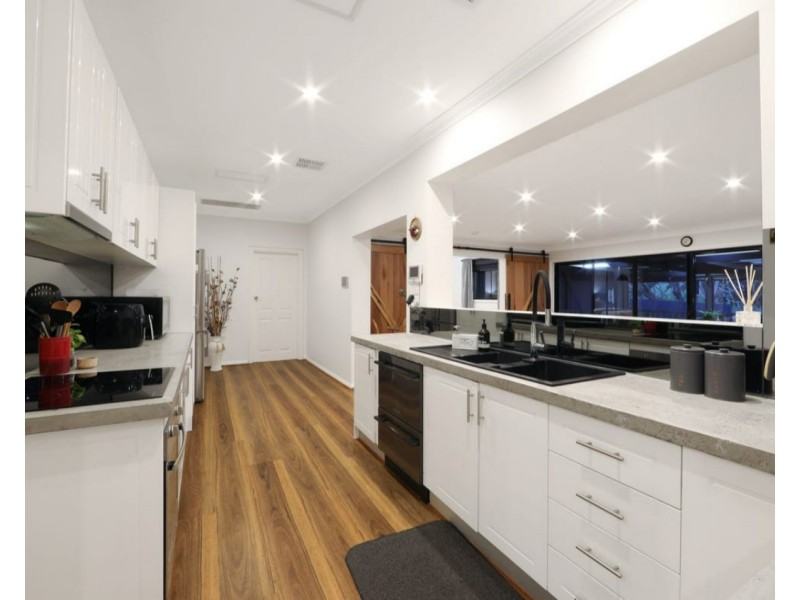 403 Lysterfield Road, Lysterfield VIC 3156