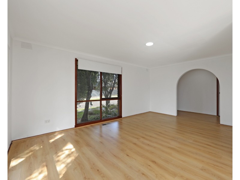 11 Valleyview Drive, Rowville VIC 3178