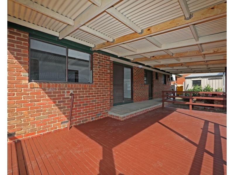 11 Valleyview Drive, Rowville VIC 3178