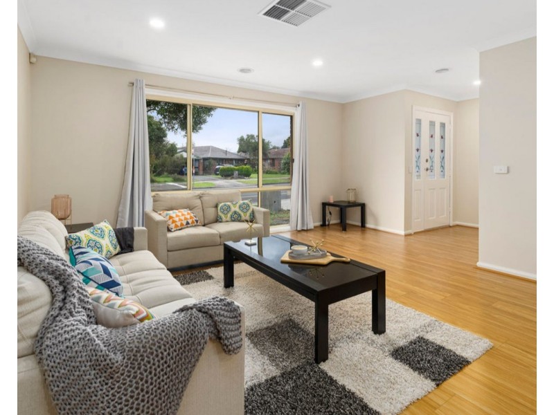 216 Dandelion Drive, Rowville VIC 3178