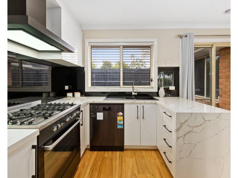 216 Dandelion Drive, Rowville VIC 3178