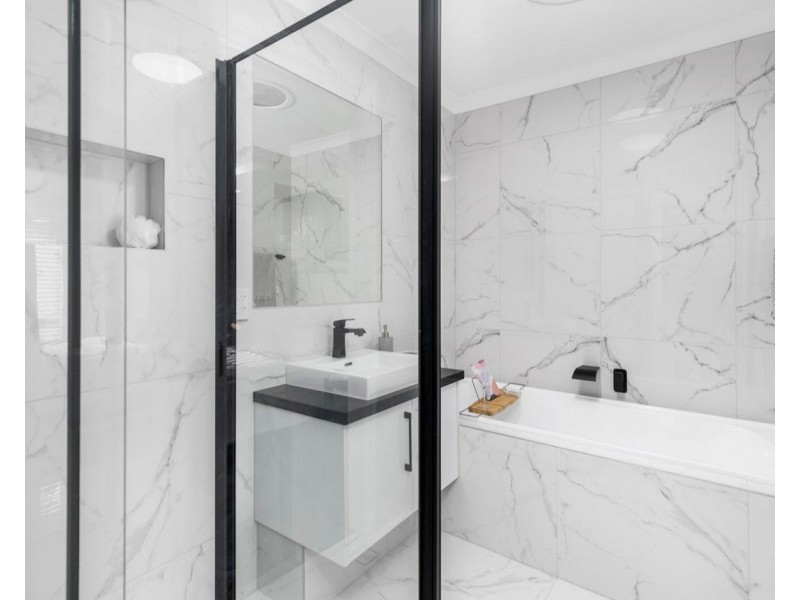 216 Dandelion Drive, Rowville VIC 3178