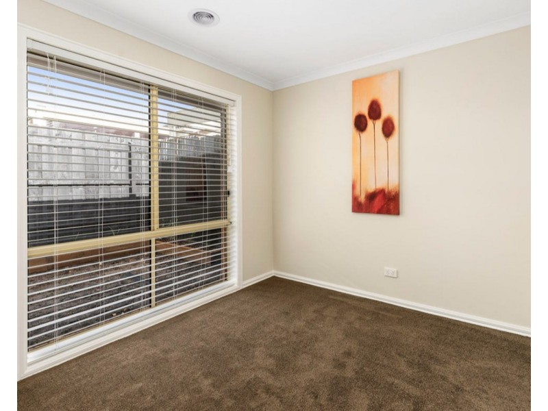 216 Dandelion Drive, Rowville VIC 3178
