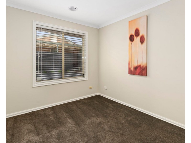 216 Dandelion Drive, Rowville VIC 3178